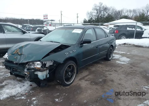 1998 Honda Accord Lx z USA, uszkodzony, nr VIN 1HGCG5641WA064603
